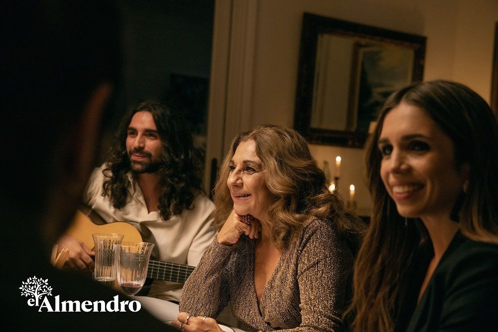 "Esta Navidad celebramos que volvemos", el nuevo anuncio de El Almendro
