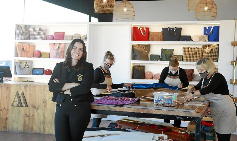 Yola Febrer, fundadora de la aclamada firma de bolsos Ansa per Ansa, da las claves de su exitosa franquicia