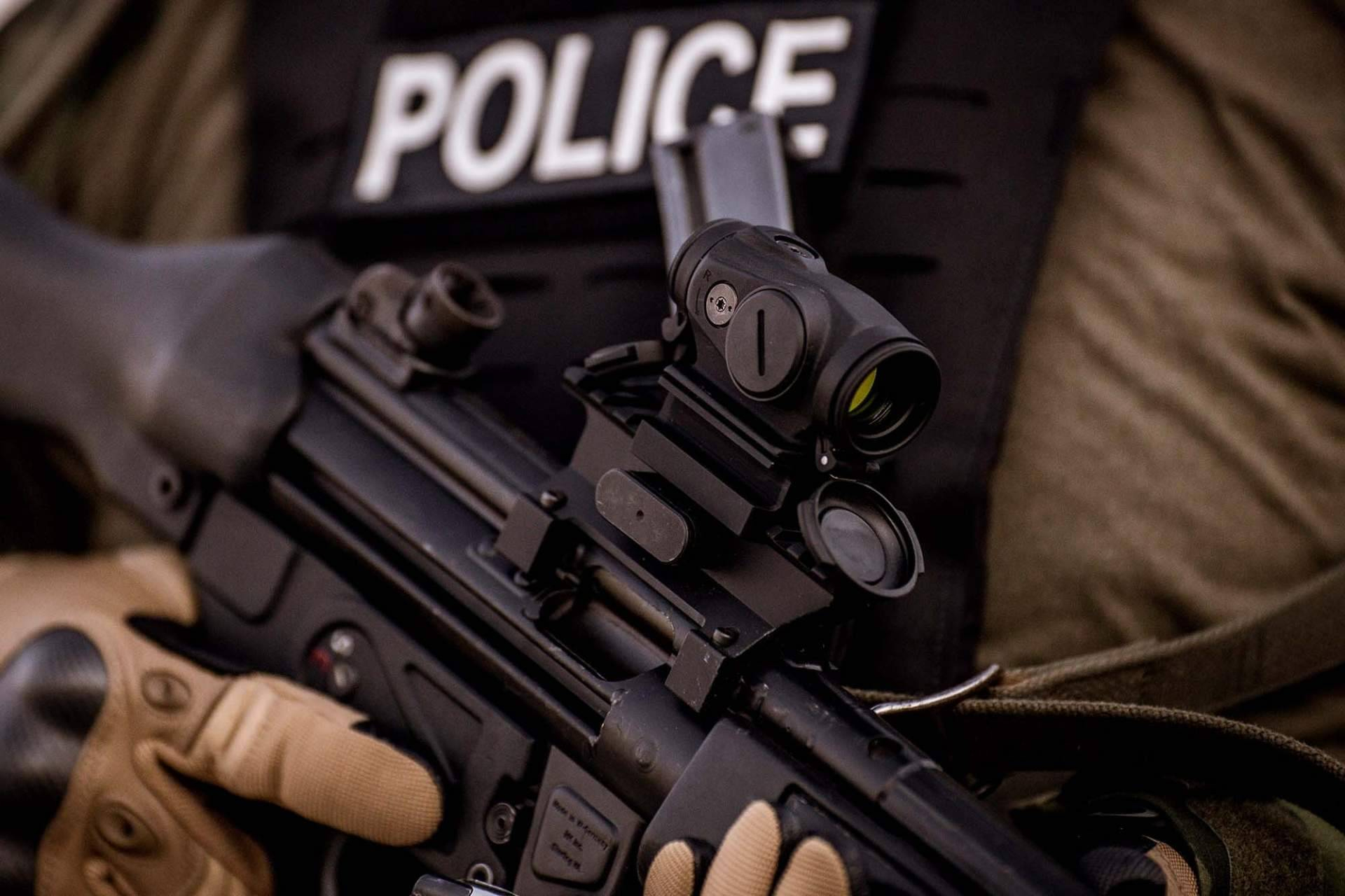 Ligero, impermeable y preciso; así es el Aimpoint Duty RDS elegido por el FBI